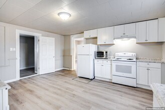 Building Photo - 213 Manitowoc St