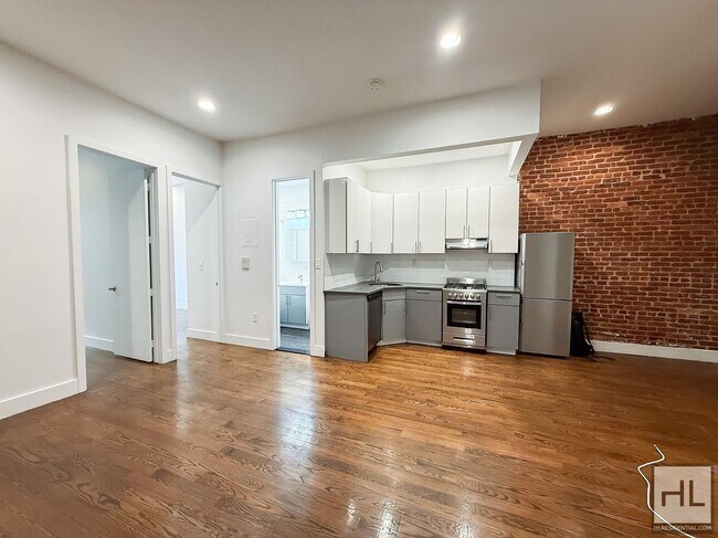 Foto del edificio - BEDFORD AVENUE / Bedford-Stuyvesant 2-Bed 1-Bath