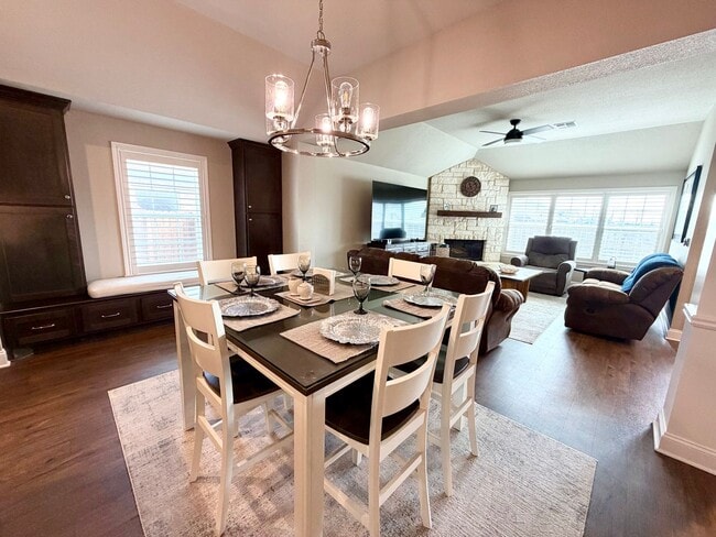 Building Photo - Beautiful 4 Bedroom Rental with Garage & Outdoor Living Space