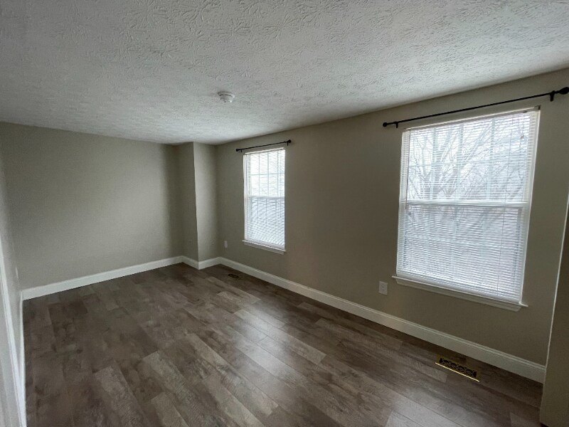Foto principal - 7872 St Bridget Ln