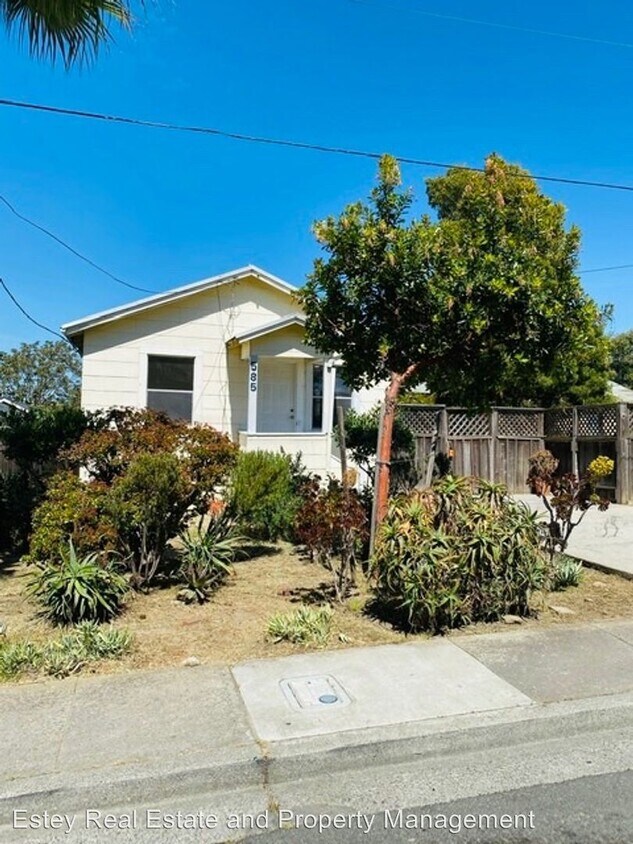 Primary Photo - 1 br, 1 bath House - 585 East H Street
