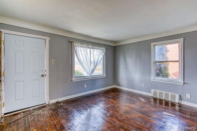 Building Photo - 12014 Duchess St