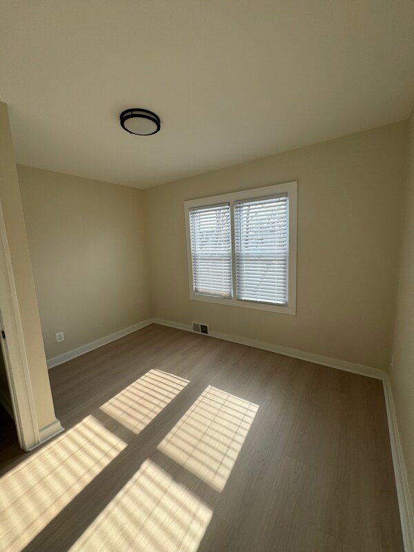 Foto del edificio - 393 W Milton Ave