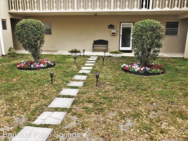 Building Photo - 965 Manor Dr