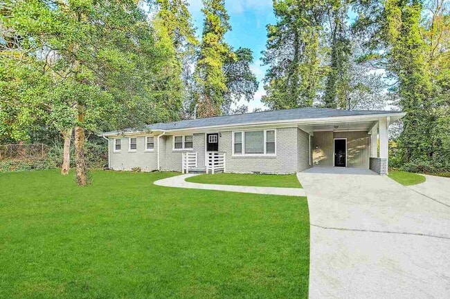 Building Photo - 2635 Landrum Dr SW
