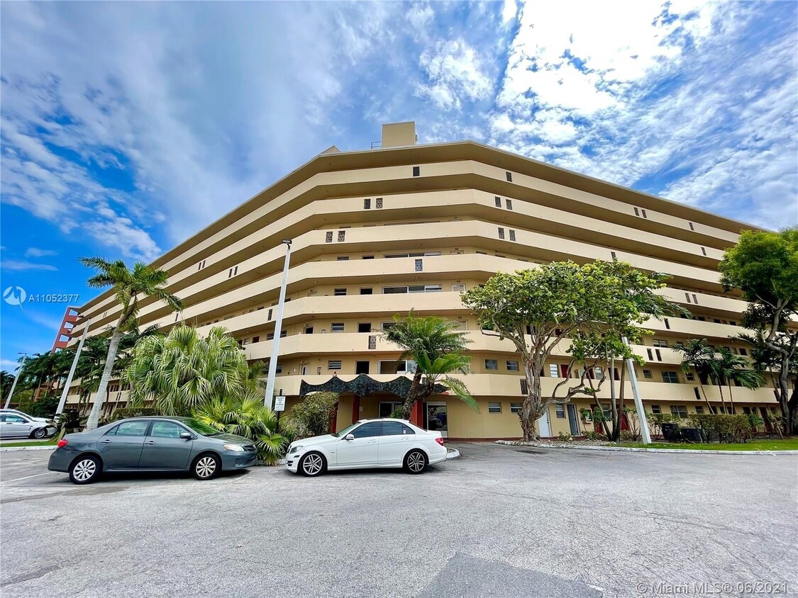 1750 NE 191st St Unit 5082, North Miami Beach, FL 33179 Condo for