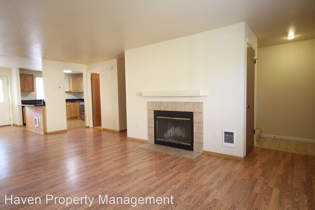 Foto del edificio - 3 br, 1.5 bath House - 323 S 327th Lane  #15D