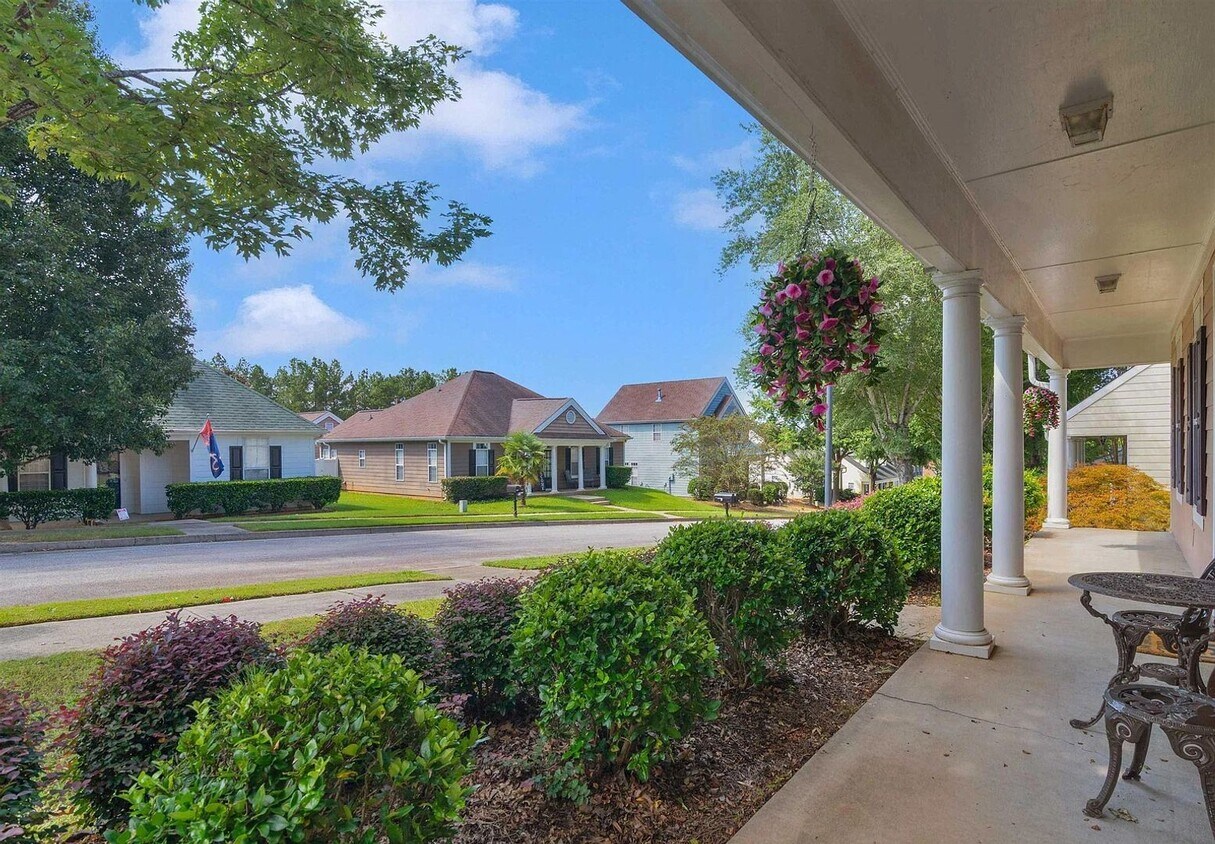 Foto del edificio - Beautiful 3 Bedroom Ranch: Move in Special available