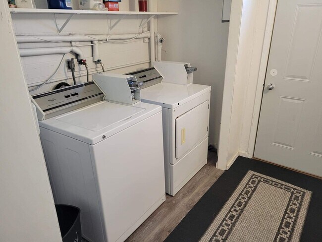 Building Photo - 3200 G Ave NW