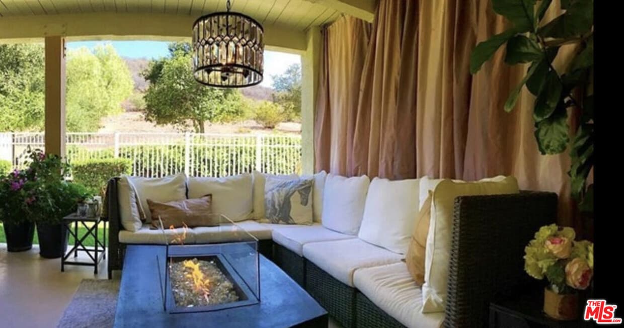 5805 Oak Bend Ln Unit 210, Oak Park, CA 91377 Condo for Rent in Oak