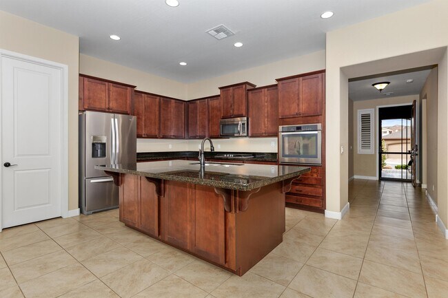 Foto del edificio - 453 Bloomingdale Dr