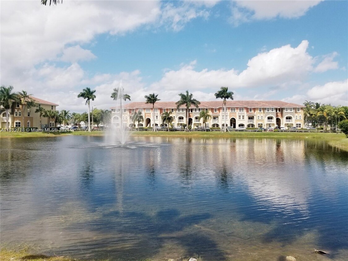 Foto principal - 10800 NW 88th Terrace