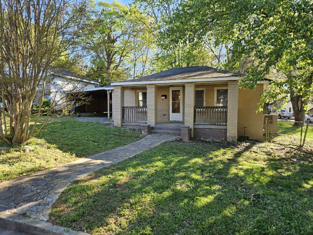 Foto principal - 109 Grier St