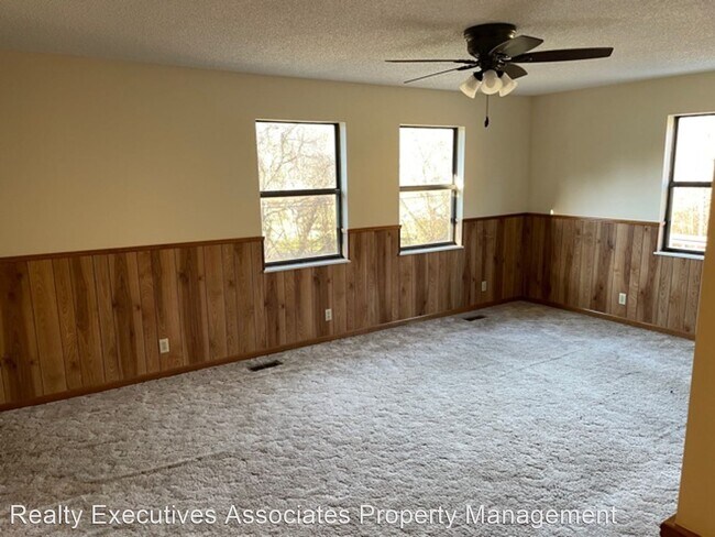 Foto del edificio - 5 br, 3 bath House - 110 Bruce Street