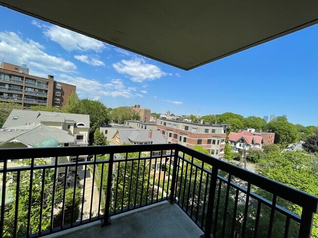 Foto del edificio - 50 Longwood Ave