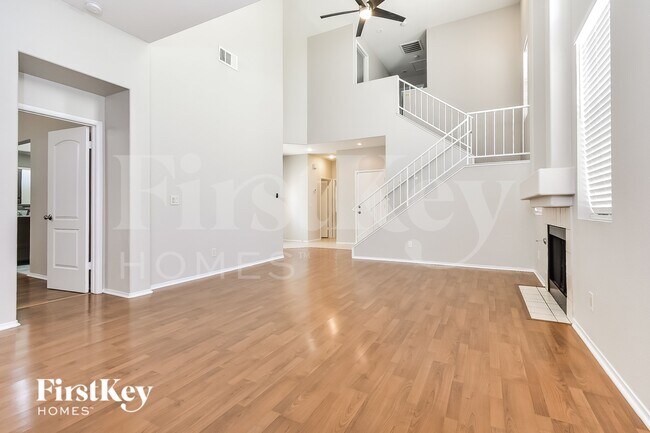 Building Photo - 2412 Silver Shadow Dr