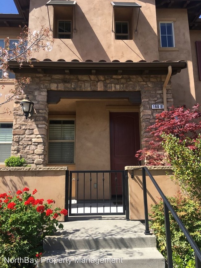 Building Photo - 2 br, 2.5 bath Condo - 160 Healdsburg Ave # E