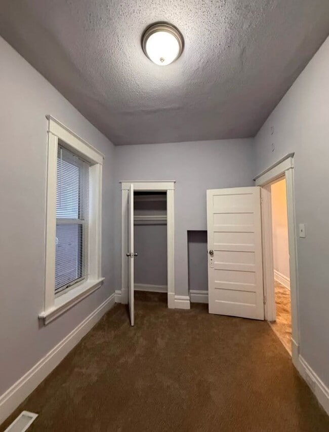 Foto del edificio - 1343 Walton Ave