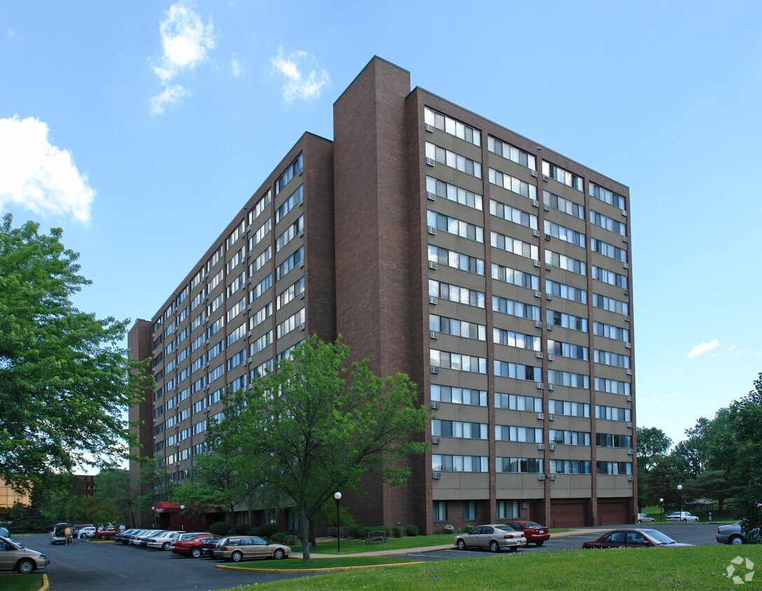 Yorktown Continental Apartment Edina, MN