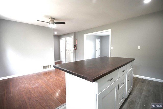 Building Photo - 401 Farnham Ave