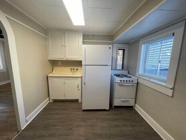 Foto del edificio - Simply the BEST! Adorable 1 Bedroom/1 Bath...