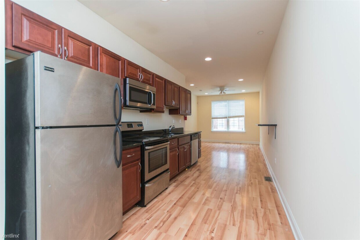 Foto principal - 4 br, 3 bath Triplex - 1935 N 7TH ST Unit 1