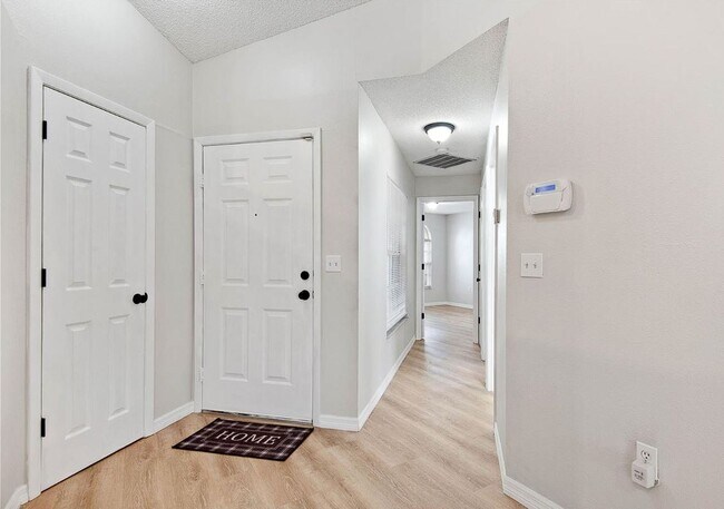 Foto del edificio - 4107 11th Ave E