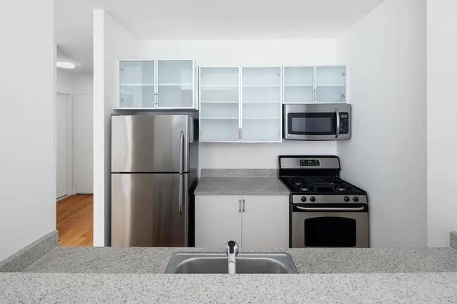 Building Photo - 1 bedroom in New York NY 10005
