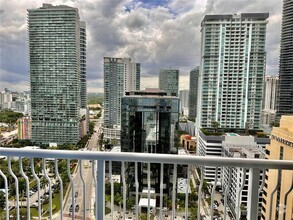 Building Photo - 1200 Brickell Bay Dr