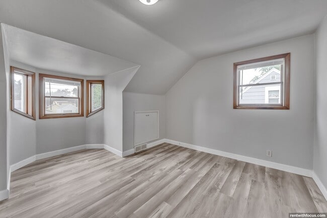 Building Photo - 524 Harrison St