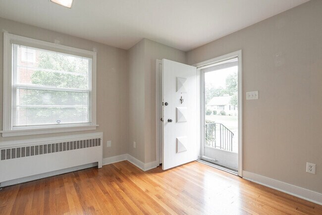 Building Photo - 6607 Rolling Rd