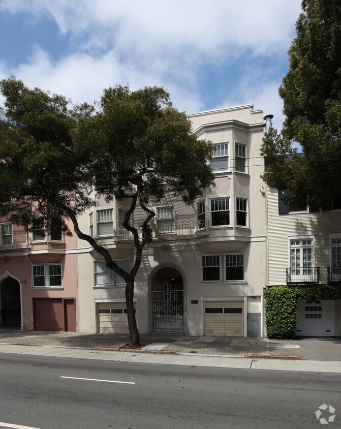 Primary Photo - 3025 Van Ness Ave