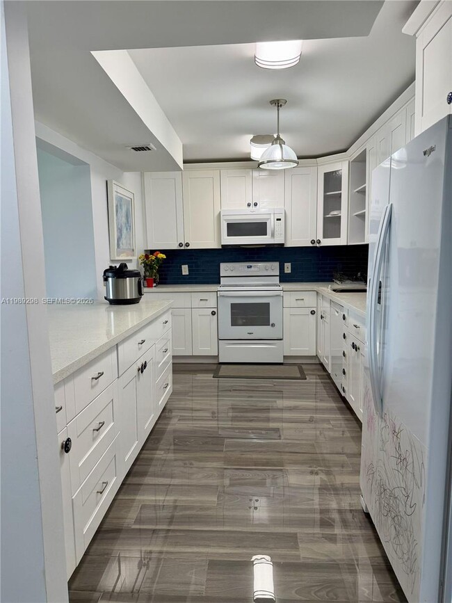 Building Photo - 2681 S Course Dr