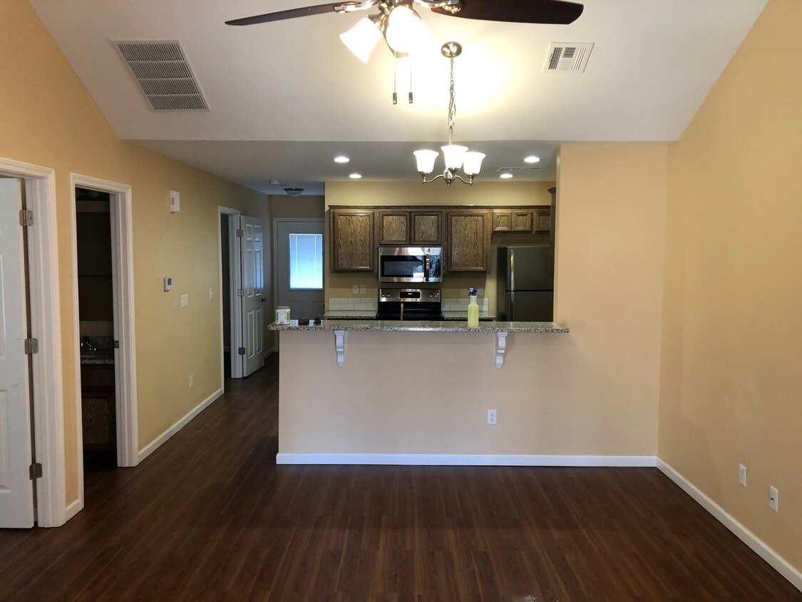 1706 W Franklin St, Shawnee, OK 74804 Townhome Rentals in Shawnee OK