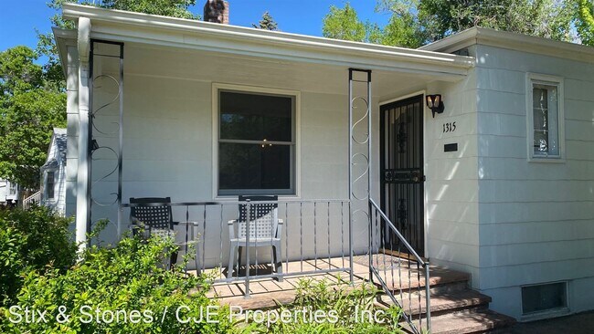 Building Photo - 3 br, 1 bath House - 1315 E. Amherst Cir.