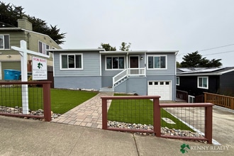 Building Photo - 424 Manor Dr