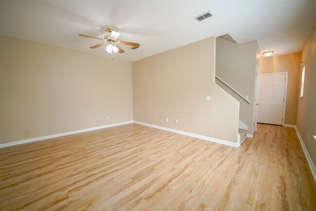 Building Photo - 2200 Pine Landing Ct