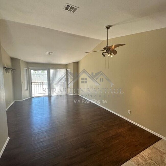 Foto del edificio - 653 W Guadalupe Rd
