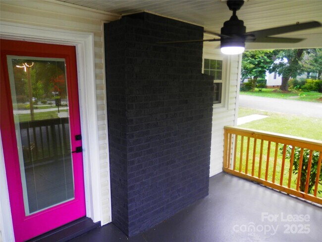 Foto del edificio - 1416 Effingham Rd