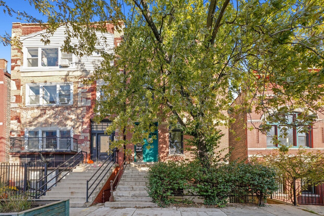 Primary Photo - 908 W 19th St