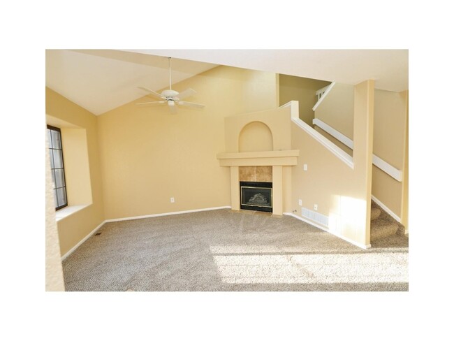 Building Photo - 8754 Allison Dr