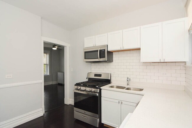 Foto del edificio - 2552 N Kildare Ave