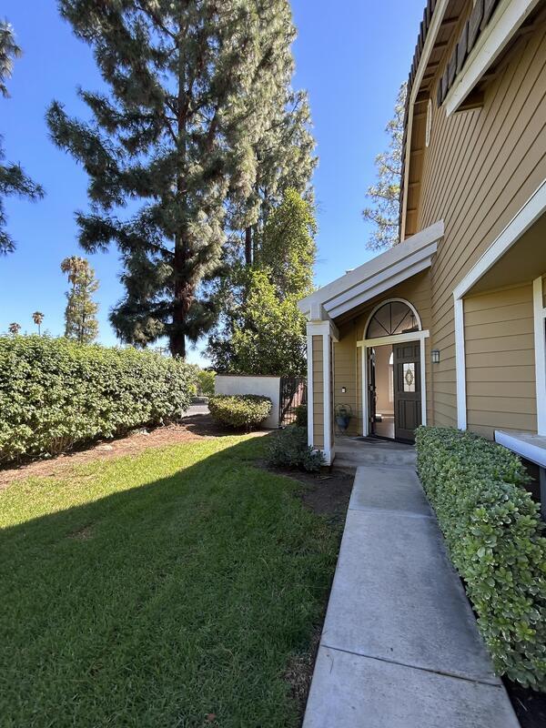 Foto del edificio - 5838 Fairlane Dr