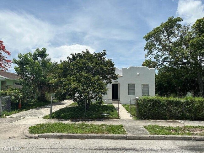 Foto del edificio - 3 br, 2 bath House - 1046 30th Ct