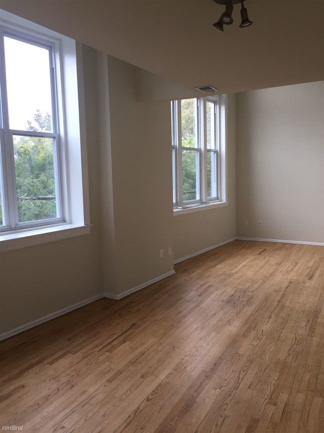 Building Photo - 2 br, 2 bath  - 928 E Moyamensing Ave Apt 2-2