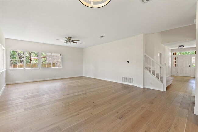 Foto del edificio - 3811 Standfield Ct