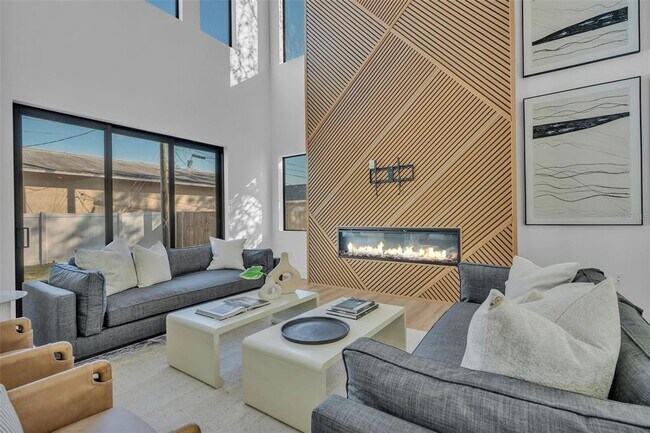Foto del edificio - 3175 10th Ave N