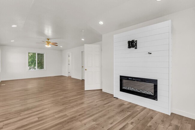 Foto del edificio - 1468 Flint Meadow Dr