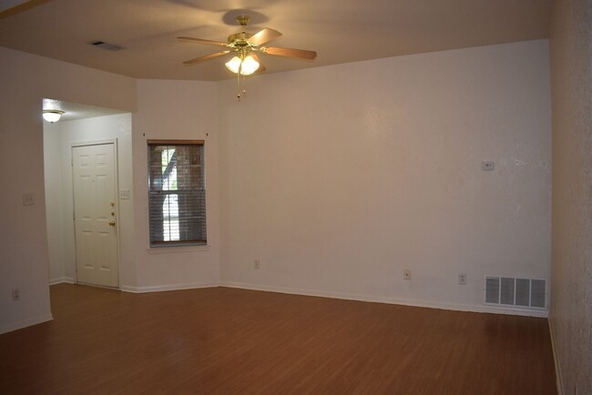 Building Photo - 1608 Pontotoc