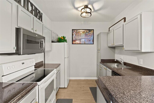 Foto del edificio - 4802 51st St W